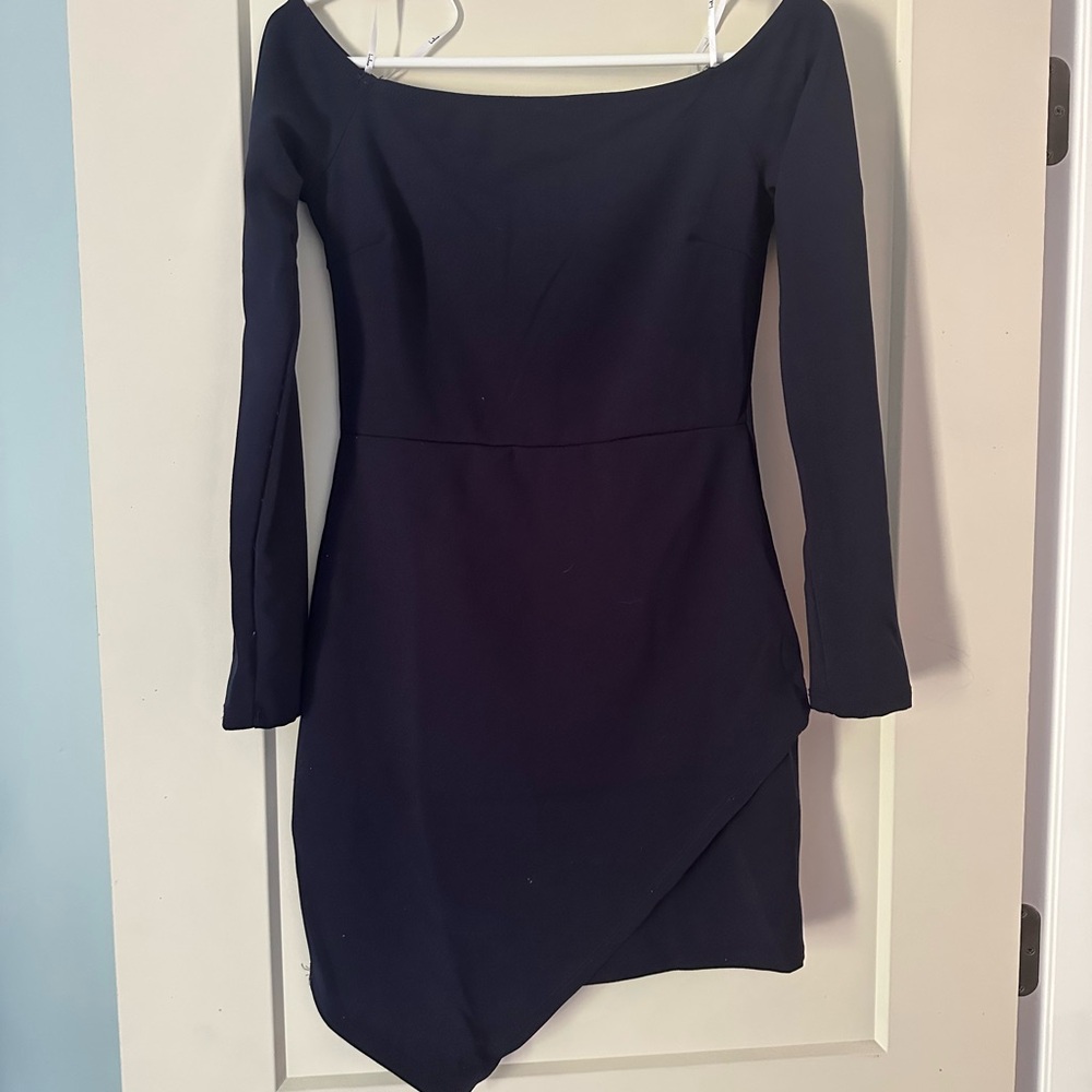 Lulu’s navy blue Off-Shoulder bodycon Dress